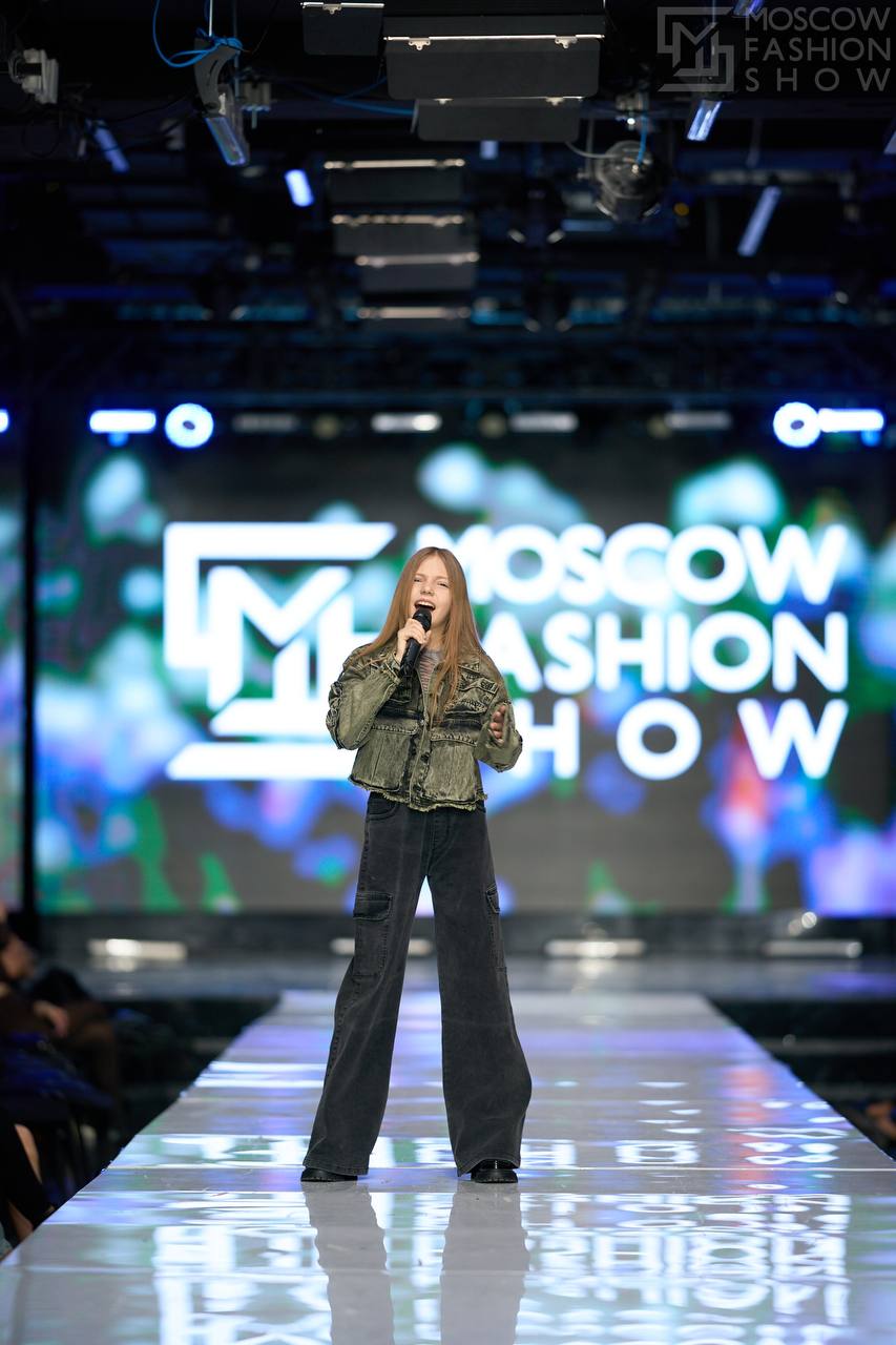 Полина в Москве 4