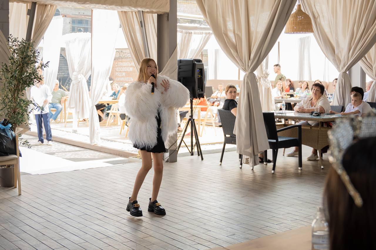 Полина в Москве 5